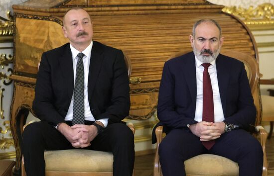 Russia CIS State Heads Palaces Tour