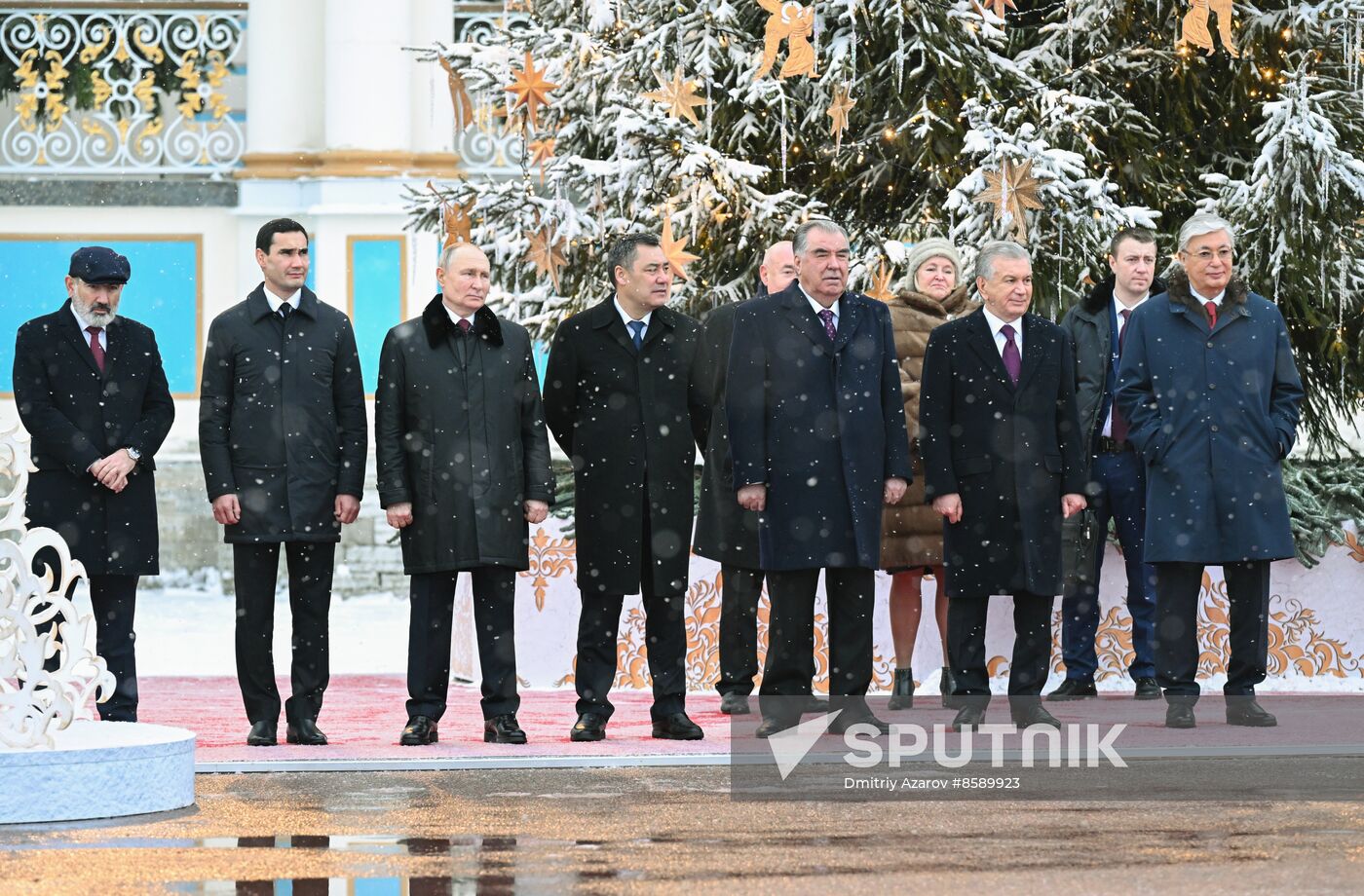 Russia CIS State Heads Palaces Tour