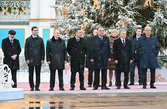 Russia CIS State Heads Palaces Tour