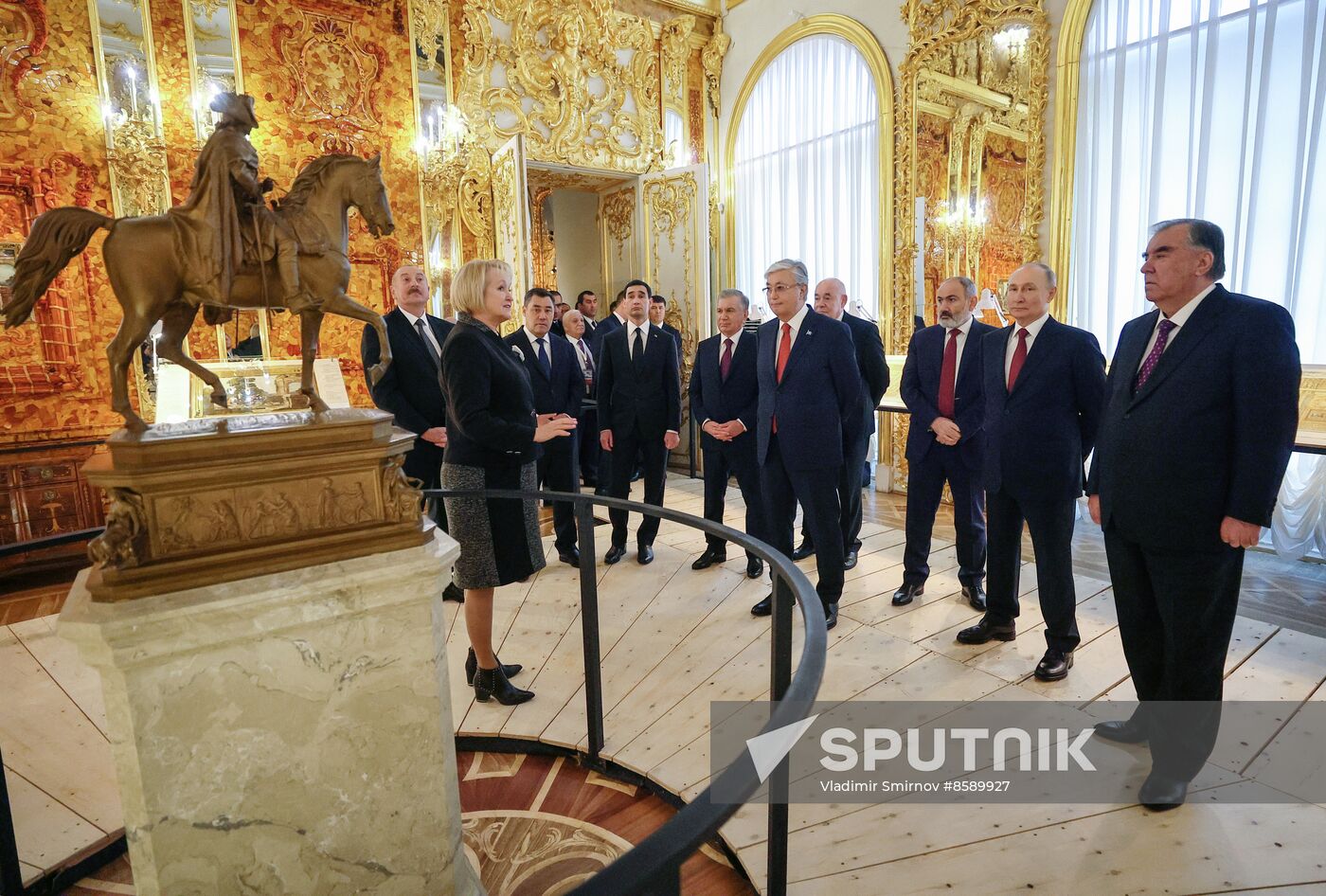 Russia CIS State Heads Palaces Tour