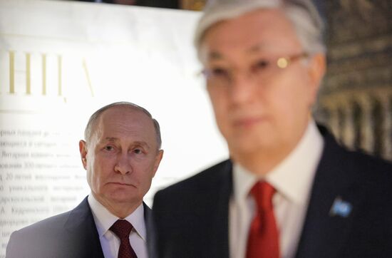 Russia CIS State Heads Palaces Tour