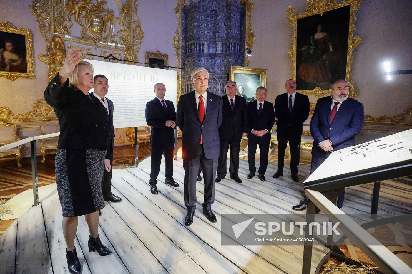 Russia CIS State Heads Palaces Tour