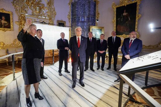 Russia CIS State Heads Palaces Tour