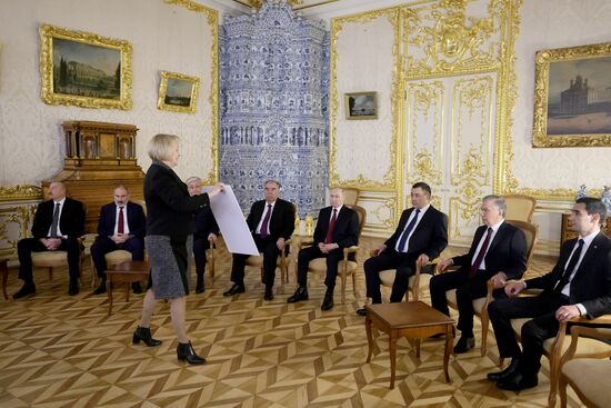 Russia CIS State Heads Palaces Tour