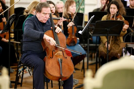 Russia CIS State Heads Palaces Tour