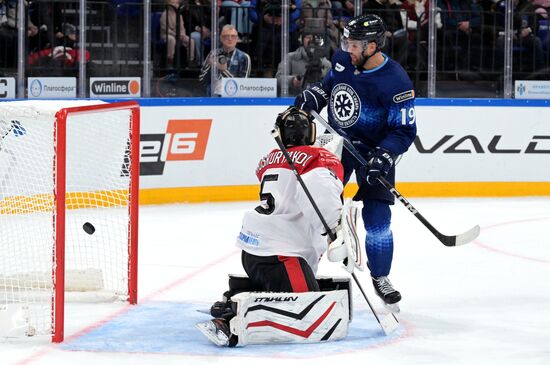 Russia Ice Hockey Kontinental League Sibir - Avangard