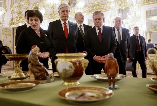 Russia CIS State Heads Palaces Tour