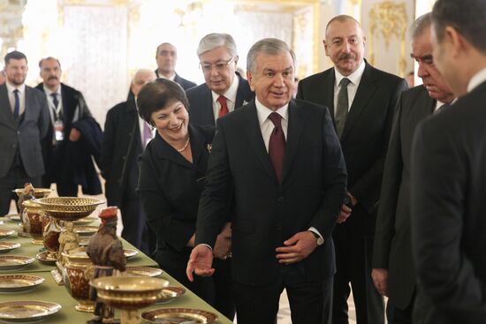 Russia CIS State Heads Palaces Tour