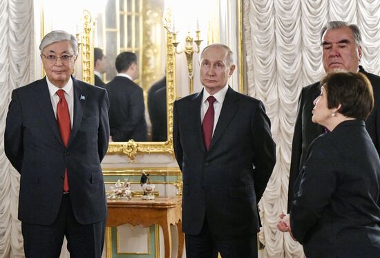 Russia CIS State Heads Palaces Tour