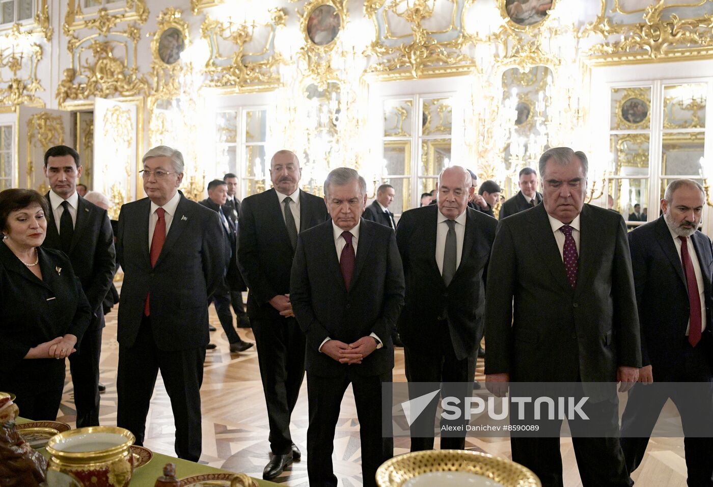 Russia CIS State Heads Palaces Tour