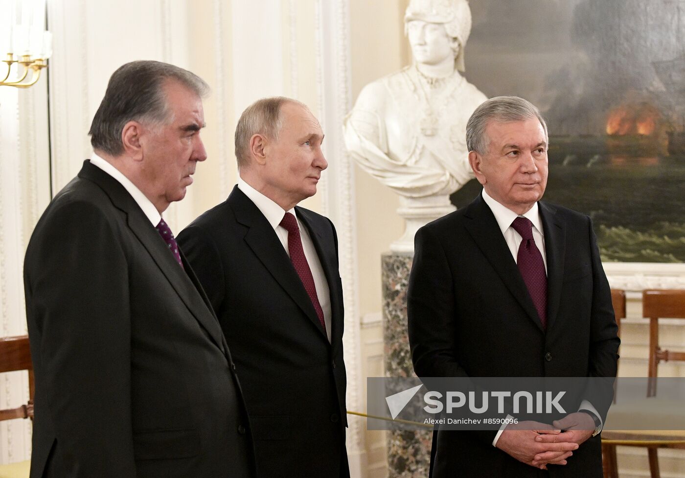 Russia CIS State Heads Palaces Tour