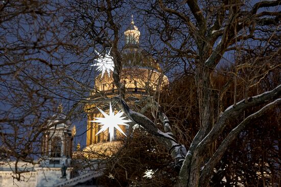 Russia New Year Season Preparations