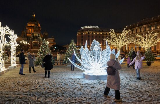 Russia New Year Season Preparations