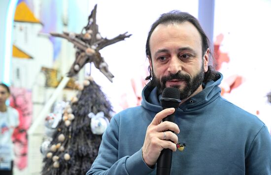 RUSSIA EXPO. Crimean New Year Tree of Gratitude