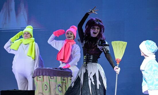 RUSSIA EXPO. A New Year show for children by the Movement of the First