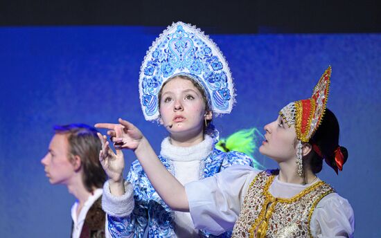 RUSSIA EXPO. A New Year show for children by the Movement of the First