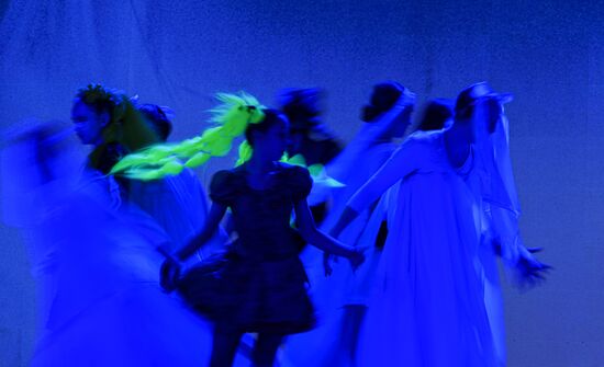 RUSSIA EXPO. A New Year show for children by the Movement of the First