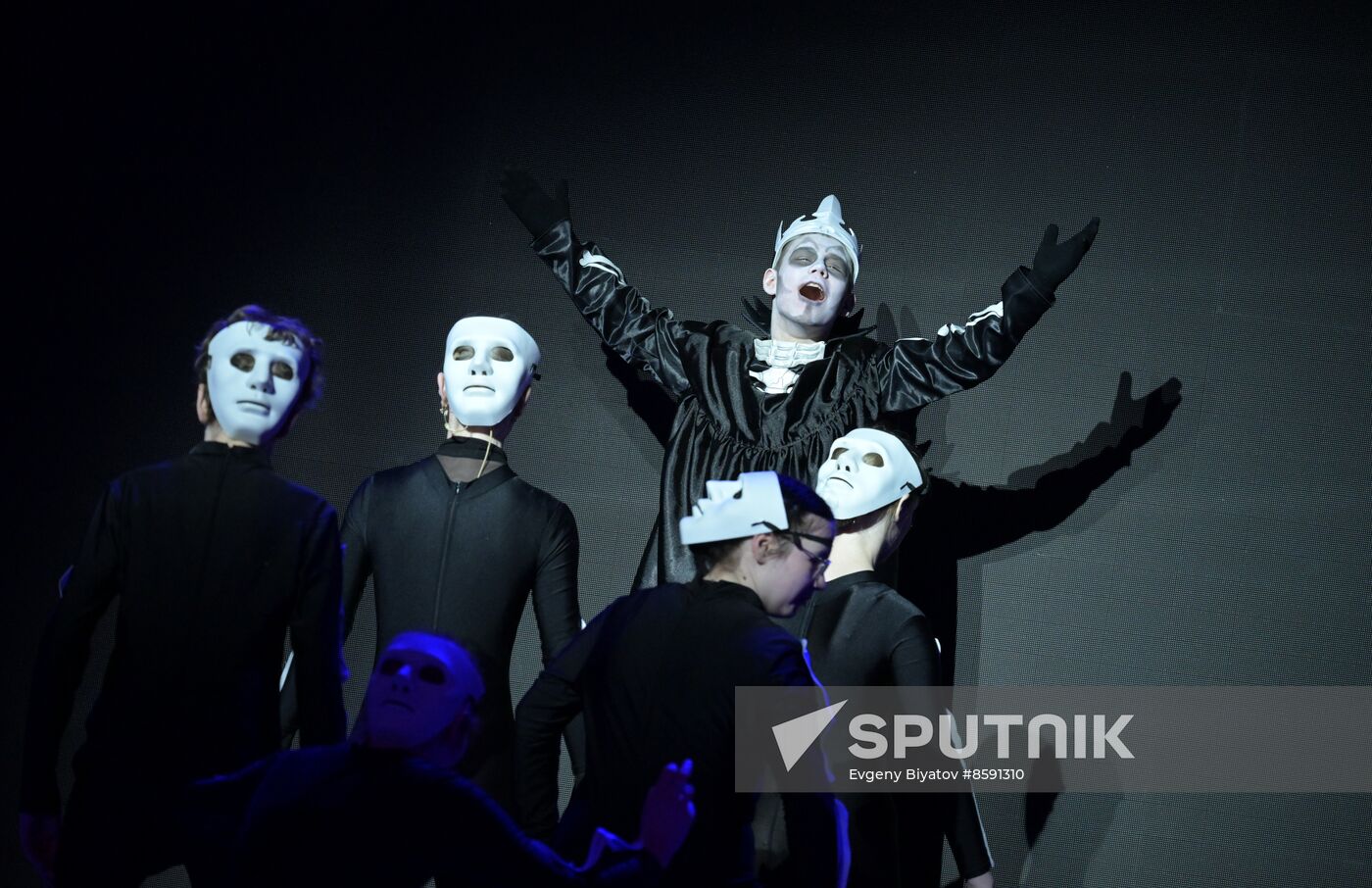 RUSSIA EXPO. A New Year show for children by the Movement of the First