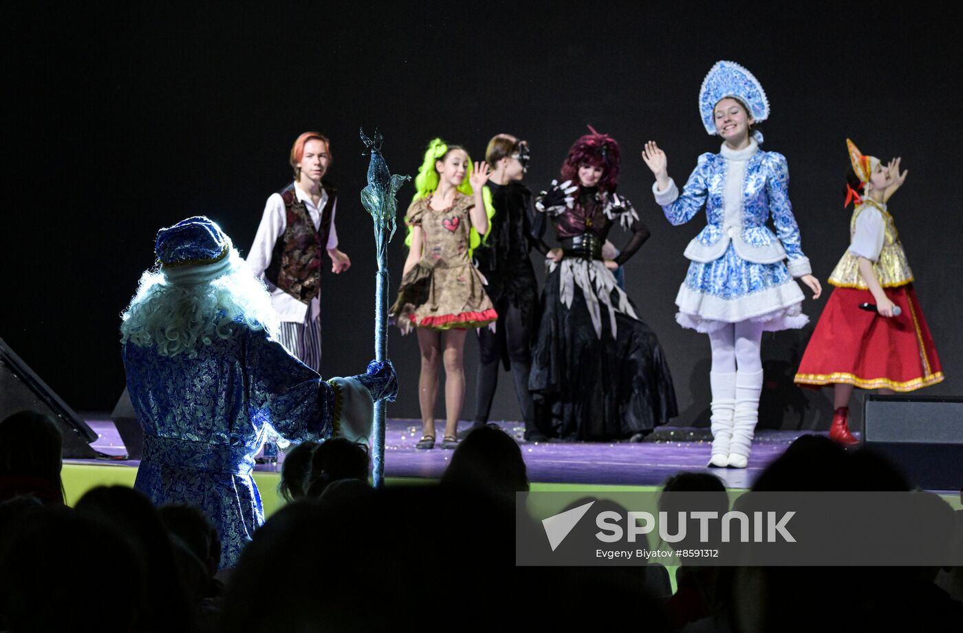 RUSSIA EXPO. A New Year show for children by the Movement of the First