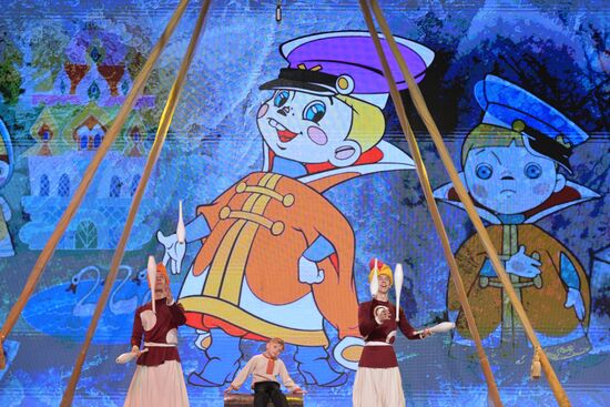 RUSSIA EXPO. A New Year show for children by the Movement of the First