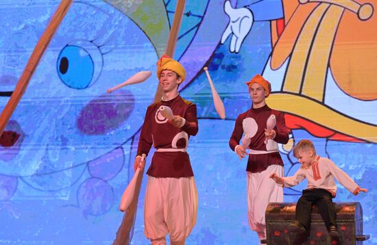 RUSSIA EXPO. A New Year show for children by the Movement of the First