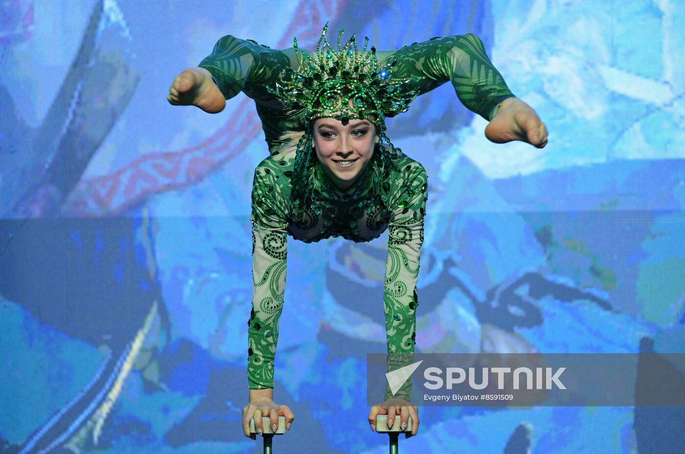 RUSSIA EXPO. A New Year show for children by the Movement of the First