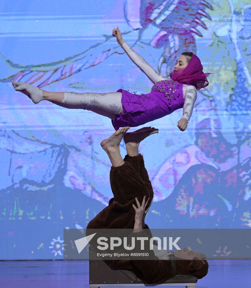 RUSSIA EXPO. A New Year show for children by the Movement of the First