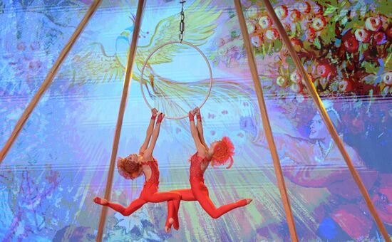 RUSSIA EXPO. A New Year show for children by the Movement of the First