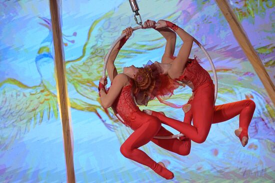 RUSSIA EXPO. A New Year show for children by the Movement of the First