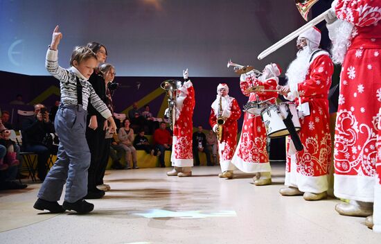RUSSIA EXPO. A New Year show for children by the Movement of the First
