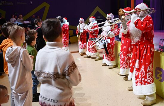 RUSSIA EXPO. A New Year show for children by the Movement of the First