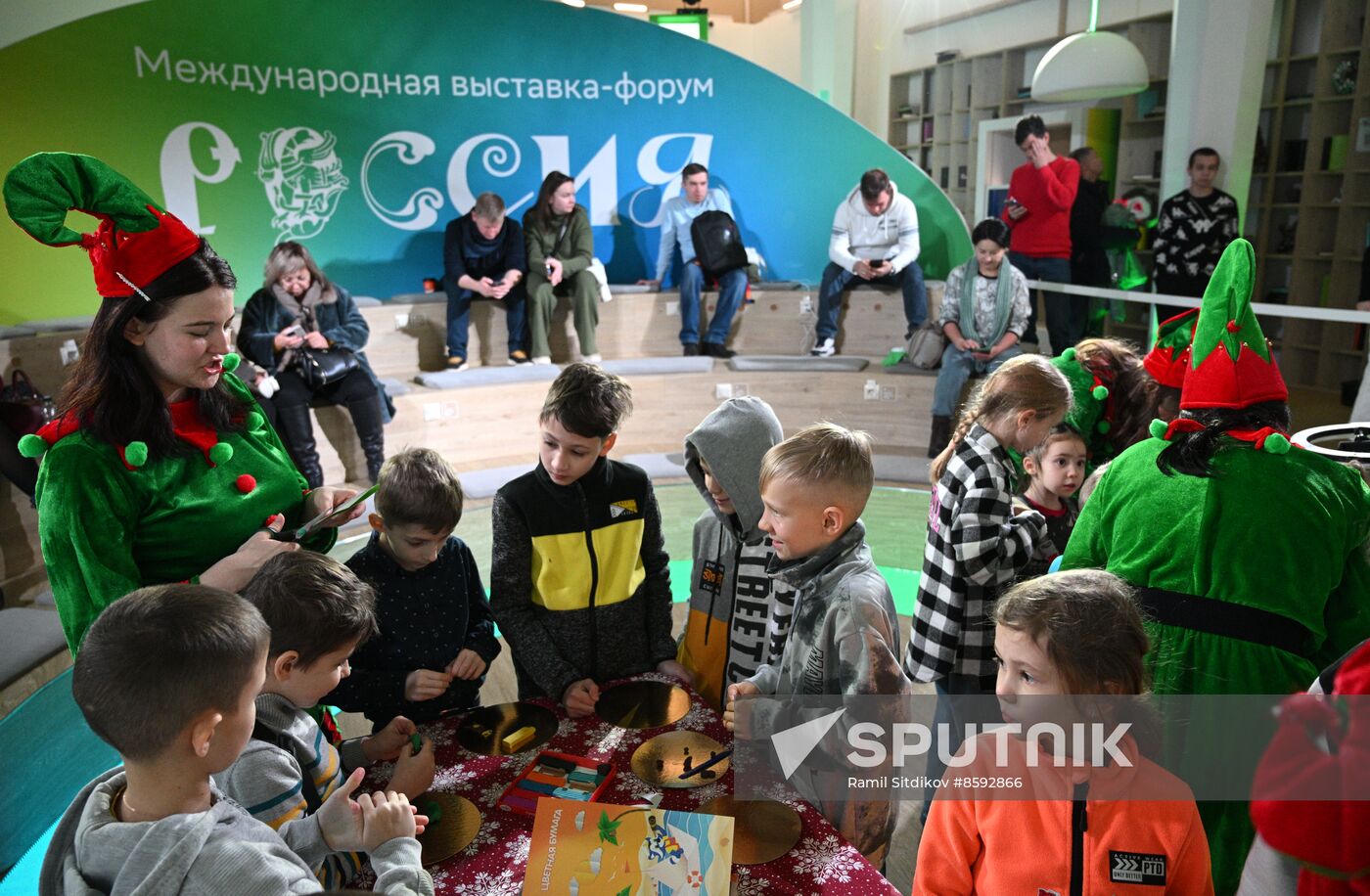 RUSSIA EXPO. Animated Christmas Tree: interactive animated filmmaking workshop