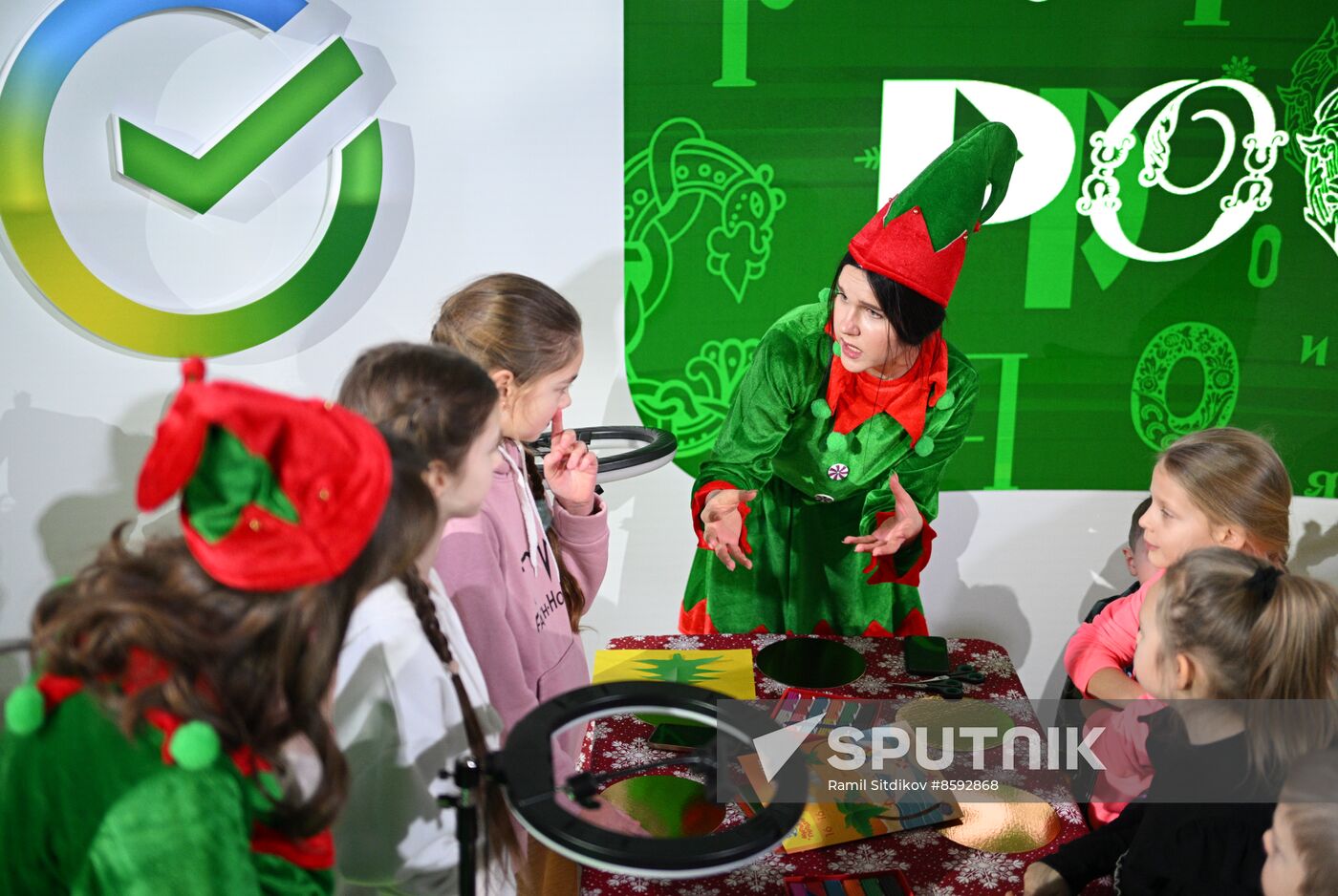 RUSSIA EXPO. Animated Christmas Tree: interactive animated filmmaking workshop