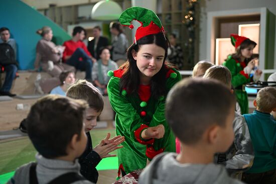 RUSSIA EXPO. Animated Christmas Tree: interactive animated filmmaking workshop