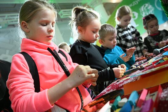 RUSSIA EXPO. Animated Christmas Tree: interactive animated filmmaking workshop