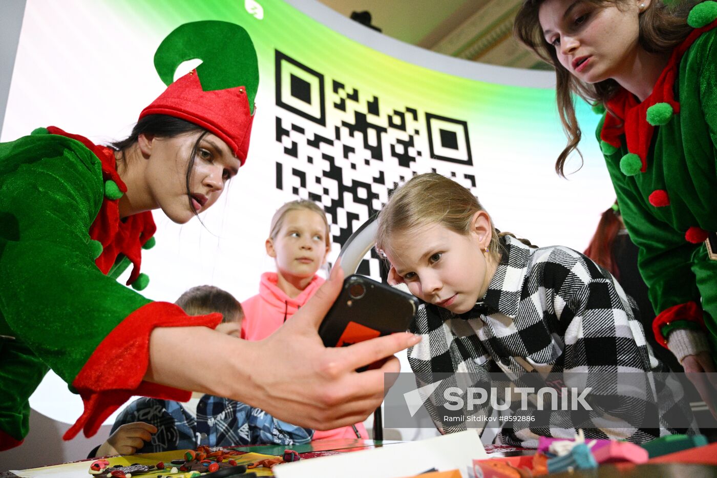 RUSSIA EXPO. Animated Christmas Tree: interactive animated filmmaking workshop