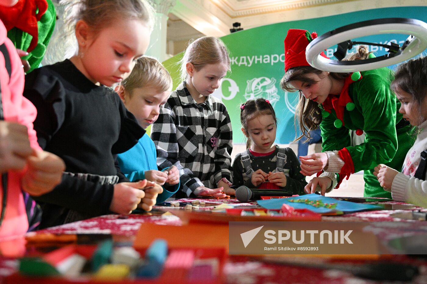 RUSSIA EXPO. Animated Christmas Tree: interactive animated filmmaking workshop