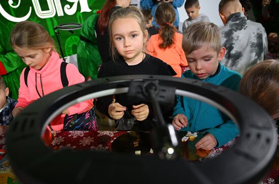 RUSSIA EXPO. Animated Christmas Tree: interactive animated filmmaking workshop
