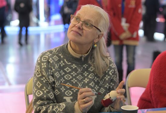 RUSSIA EXPO. Russian Christmas Trees