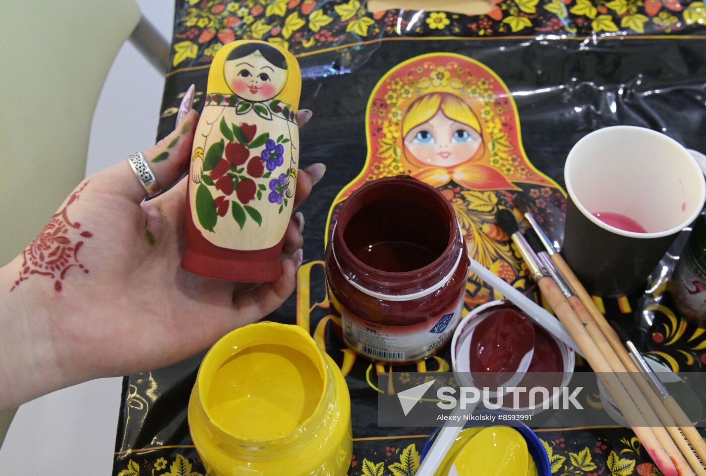 RUSSIA EXPO. Russian Christmas Trees