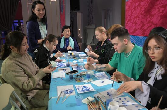 RUSSIA EXPO. Russian Christmas Trees