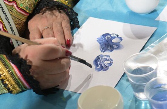 RUSSIA EXPO. Russian Christmas Trees