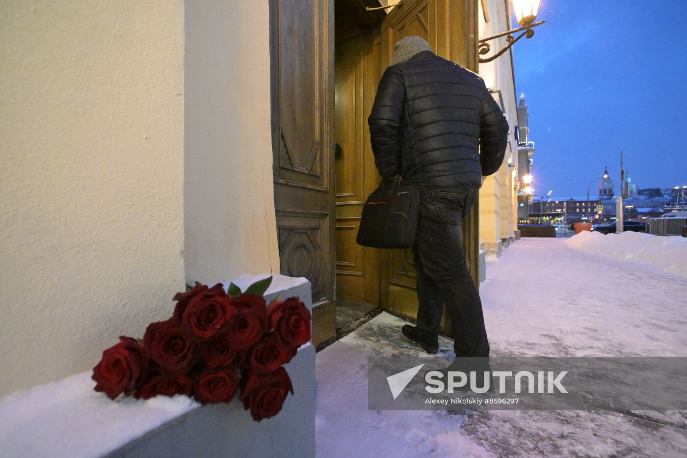 Russia Actor Solomin Death