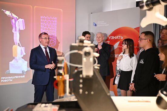 RUSSIA EXPO. Presenting Ministry of Education and Science's Decade of Science and Technology updated exhibition