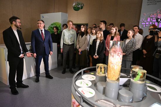 RUSSIA EXPO. Presenting Ministry of Education and Science's Decade of Science and Technology updated exhibition