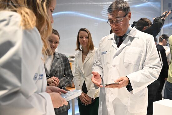 RUSSIA EXPO. Presenting Ministry of Education and Science's Decade of Science and Technology updated exhibition