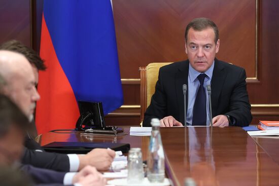 Russia Medvedev Army Contract Service Meeting