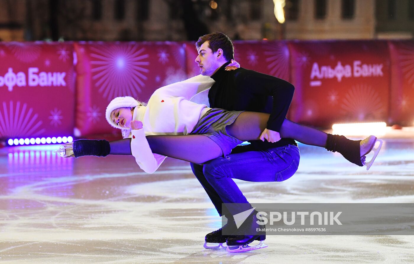 Celebrating Old New Year with Ilya Averbukh in Hermitage Garden