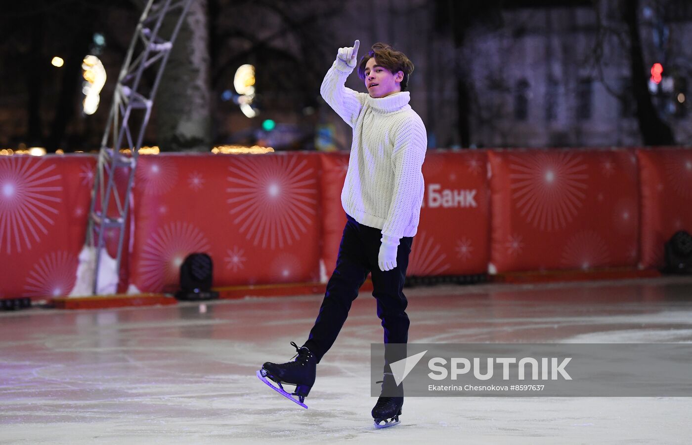 Celebrating Old New Year with Ilya Averbukh in Hermitage Garden