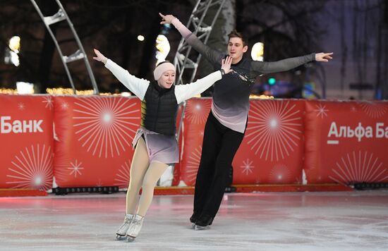 Celebrating Old New Year with Ilya Averbukh in Hermitage Garden